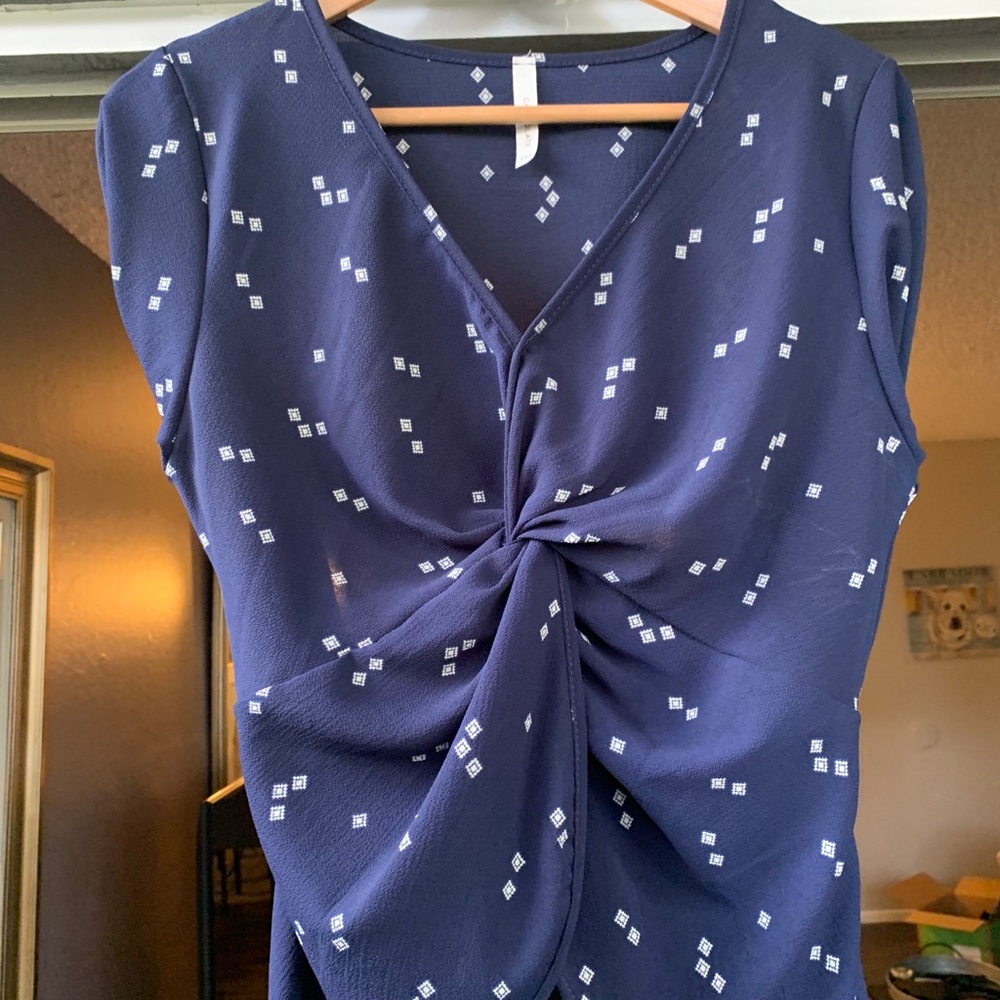 Slimming chiffon top
